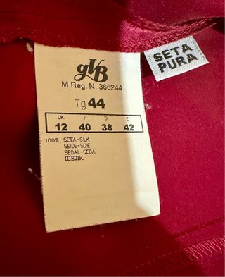 Blusa Seda Caractere Roja