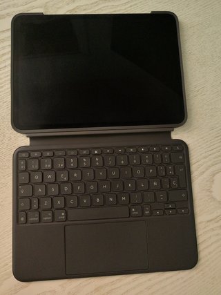 iPad Pro 11 M4 256GB + Funda Logitech Combo Touch