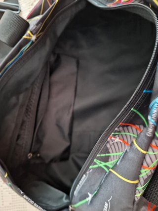 Bolsa de viaje Eastpak Stand - Negra y multicolor