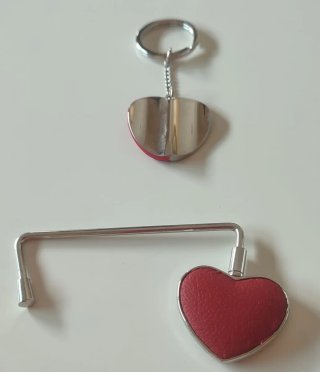 Set Llavero y Cuelgabolsos Corazón