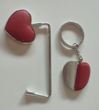Set Llavero y Cuelgabolsos Corazón