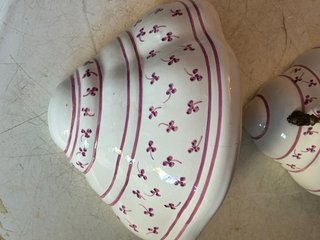 Aguamanil cerámica vintage morado y blanco