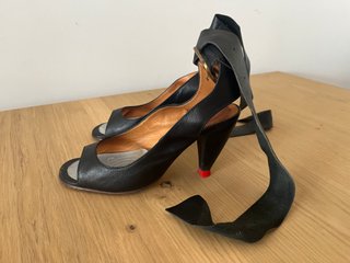 Chie Mihara Zapato Salón Tacón Talla 37