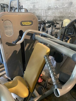 Press de Hombros Technogym