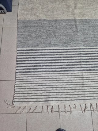 Alfombra estilo colonial beige y gris
