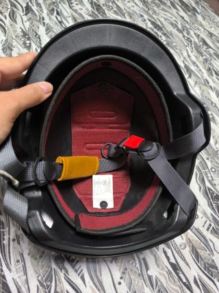 Casco Negro Ajustable Patinaje