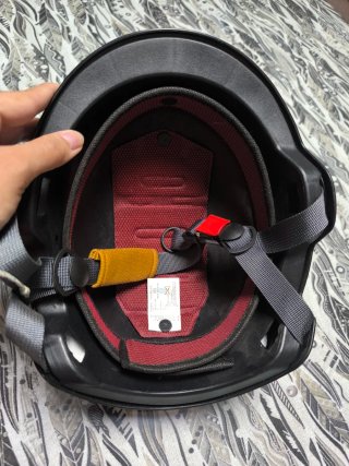 Casco Negro Ajustable Patinaje