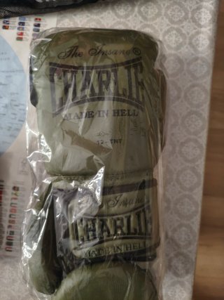 Guantes Boxeo Charlie Piel Búfalo 12oz. Nuevo