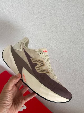 New Balance Fuelcell Rebel 40.5