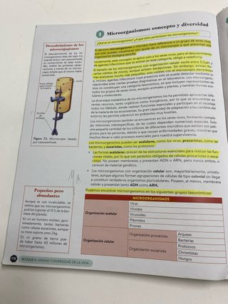 libro de biologia de primero  de bachillerato