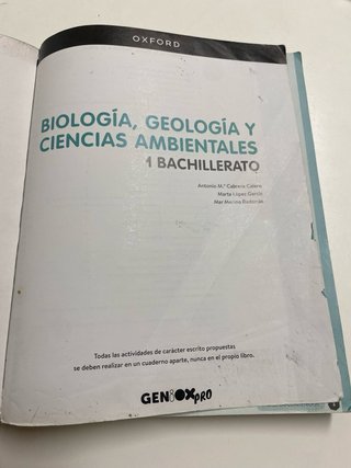 libro de biologia de primero  de bachillerato
