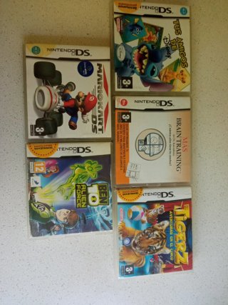 Nintendo DS Plata + 5 Juegos+Accesorios.