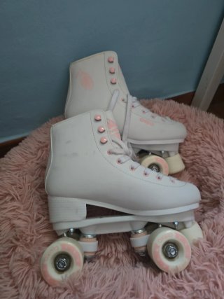 Patines de 4 ruedas blancos