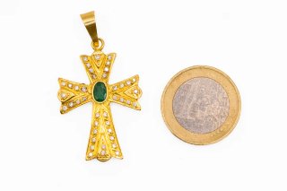 Cruz oro 18k con circonitas y esmeralda
