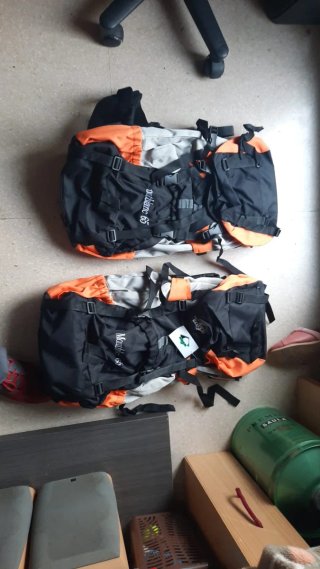 Mochila Montblanc 65 Negra/Naranja