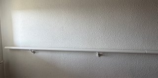 2 pasamanos de pared en blanco de 2 mts x 4 cm