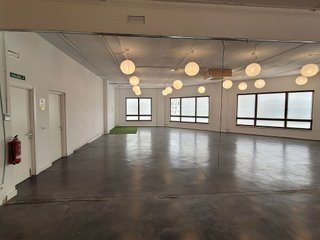 Nave industrial en venta en San Fermín en Madrid