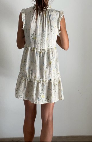 Vestito floreale con balze