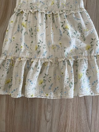 Vestito floreale con balze