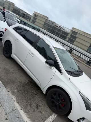 Toyota Avensis 2012