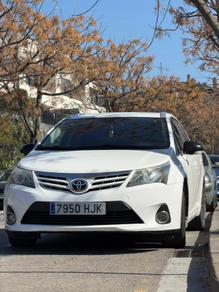 Toyota Avensis 2012