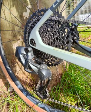 Bicicleta Gravel Cube Nuroad C62 SL SRAM AXS T. M