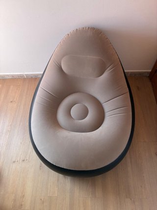 Poltrona gonfiabile Puff grigio con pouf abbinato
