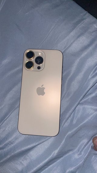 iPhone 16 Pro Max Dorado