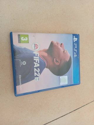 Juegos PS4 FIFA 18 y FIFA 22
