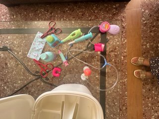Maletín médico de juguete para muñecos