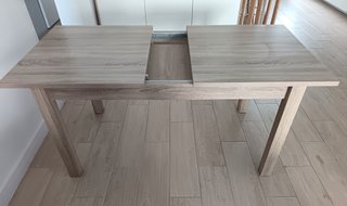 Mesa de comedor de madera