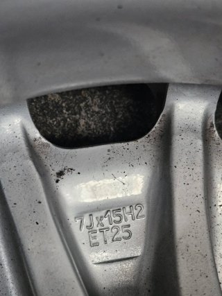 Llanta Aluminio Mercedes 300SE W126