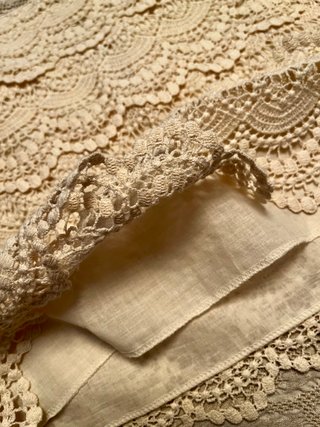 Falda corta puntilla Suite Blanco crema marfil.