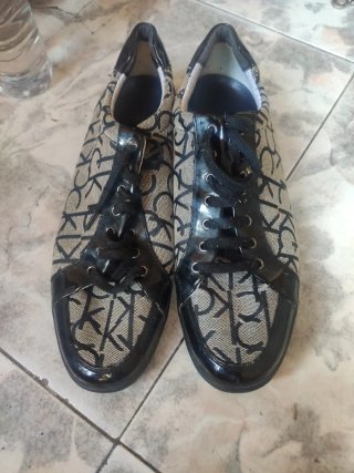 Zapatillas Calvin Klein Beige y Negro auténticas