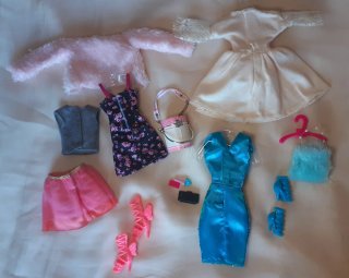 Abiti Barbie e simili: vestiti, scarpe e accessori