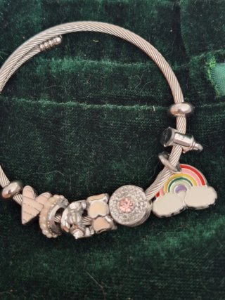 Pulsera Pandora con charms