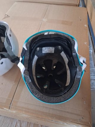 2 Cascos infantil para patinete, bici o patines.