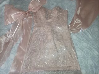Vestido corto pedrería rosa