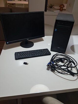 Ordenador de sobremesa AOC Negro