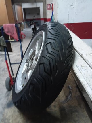 Rueda trasera Piaggio MP3 500 (2018)