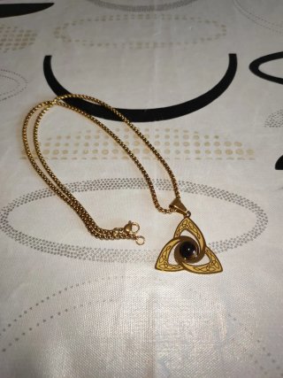 Collana Amuleto Triquetra Occhio di Tigre Fortuna