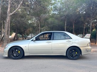 Lexus IS200 1999