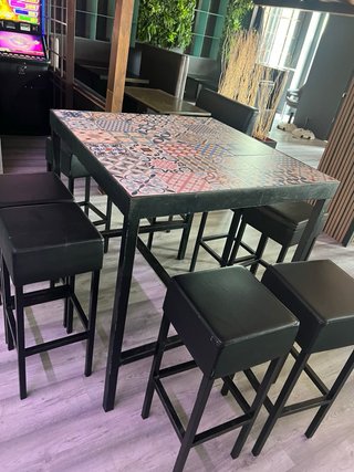 Mesa alta decorativa cerámica y metal