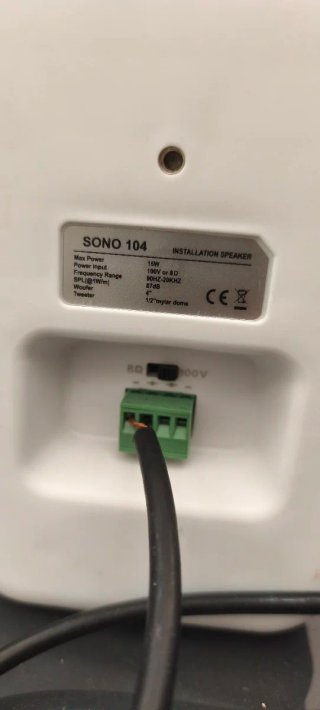 Un Altavoz AMS Profesional Blanco