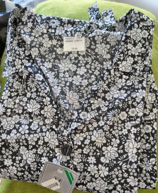 Blusas y vestidos muy bonitos y nuevos