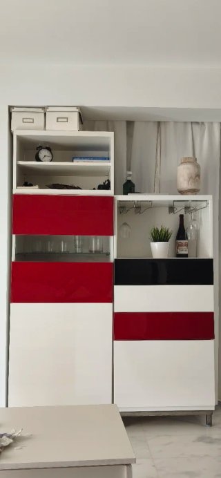 Puerta Besta Alto Brillo con Cristal