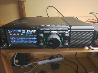 Emisora Yaesu FT-710 HF/50MHz Transceptor