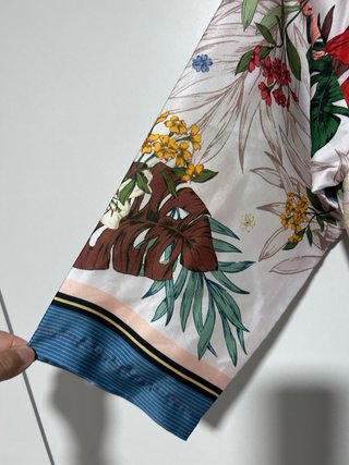 Kimono largo Zara floral talla xs
