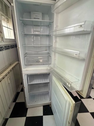 Nevera Indesit Gris