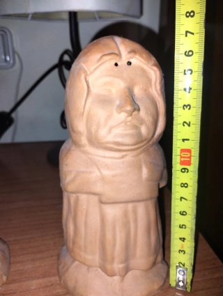 Cabezones pequeños de barro